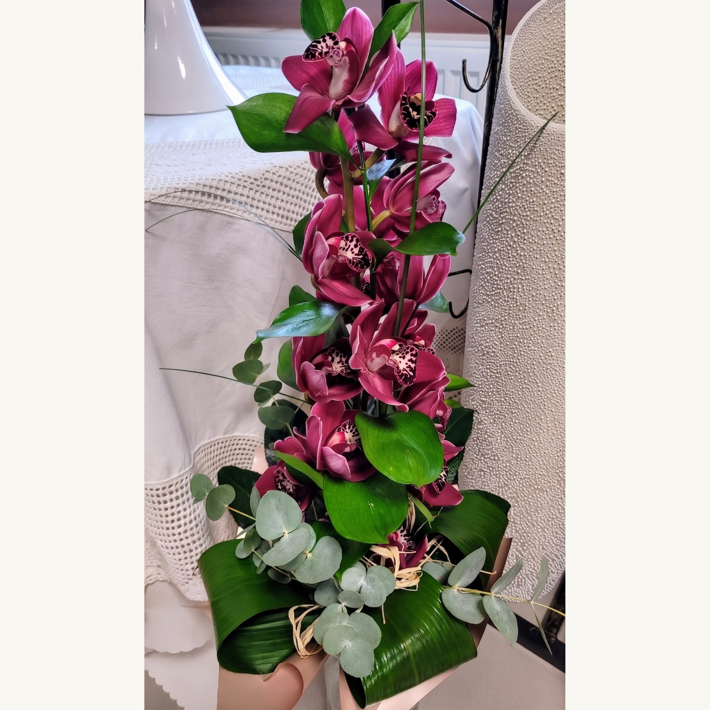 Kytica s orchideou – Obrázok 2