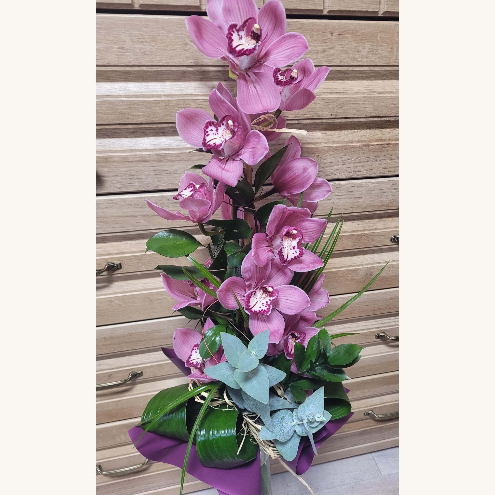 Kytica s orchideou – Obrázok 3