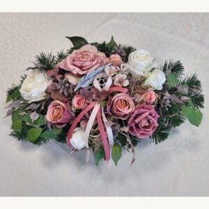 smutocna-ikebana-v-staroruzovych-tonoch